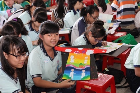 Hàng ngàn nụ cười tỏa sáng trên sân chơi Nét Vẽ Xanh - 5 Ngày hội chung khảo thực sự là một sân chơi đầy tiếng cười của các em.