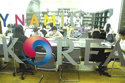 Đào tạo tiếng Hàn chất lượng - 1 Các khoá học của trung tâm rất đa dạng, phục vụ cho nhiều đối tượng học viên. Các khoá học bao gồm:
