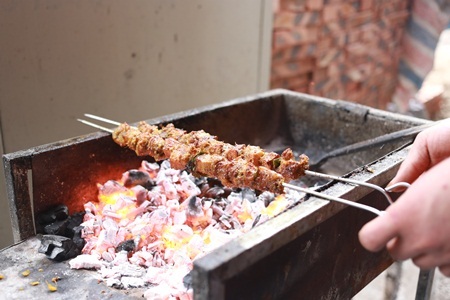 Lợn xiên nướng