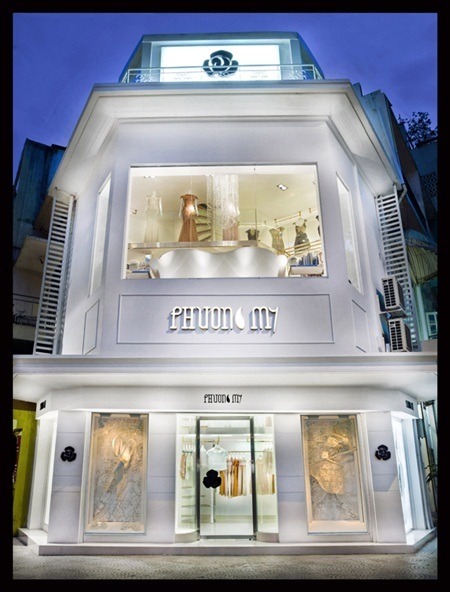 NTK Phương My gây bất ngờ với cửa hàng thời trang pop-up - 1 Cửa hàng PHUONG MY FLAGSHIP (TPHCM) tại 81 Lê Thánh Tôn, Q.1