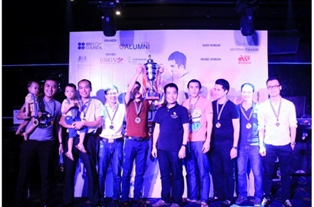 London 1 - đội vô địch UKAV Cup 2014 tại lễ trao giải