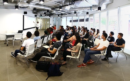 5/ Chương trình học: