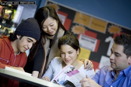 Học bổng 50% học phí cùng Tập đoàn giáo dục Cambridge - 2 Đến dự hội thảo, sinh viên cũng có cơ hội tìm hiểu học bổng