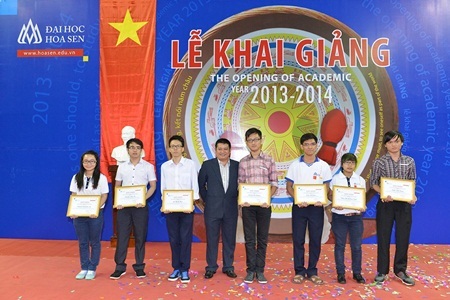 Săn học bổng, mở cổng tương lai - 2 Tân sinh viên nhận học bổng khối ngành Khoa học công nghệ.