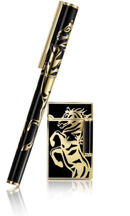 S.T. Dupont - Qùa tặng sang trọng đậm chất Pháp - 6 Bật lửa và Bút mang biểu tượng Ngựa chiến 2014