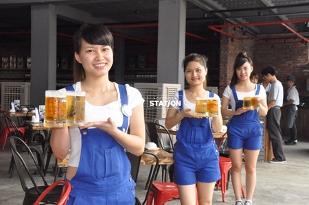 Đã khát với “Trạm bia thành phố” đầu tiên tại Việt Nam - 2 Lần đầu tiên tại Việt Nam, thực khách được trải nghiệm không gian bia nam tính, độc đáo