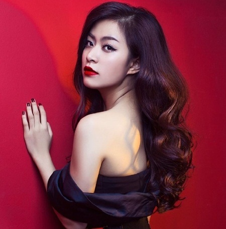 Xu hướng trang điểm Matte "gây bão" trở lại - 12 Hoàng Thùy Linh