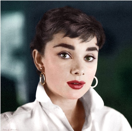 Xu hướng trang điểm Matte "gây bão" trở lại - 2 …Audrey Hepburn…