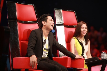 Vợ chồng Giang - Hồ cười thả ga trước không khí sôi động của một tiết mục đặc biệt