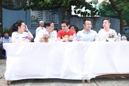 CEO Viber Talmon Marco thăm và trao tặng quà cho Trung tâm nhân đạo Quận 3