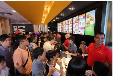6 tháng vào thị trường Việt Nam, McDonald's đã làm được gì? - 1 Thương hiệu McDonald’s đang tạo được lòng tin nơi người tiêu dùng Việt