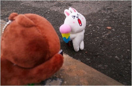 Teen “ thích thú” với chuyện tình Sài Gòn Gấu Brown và Thỏ Cony - 2 Teen “ thích thú” với chuyện tình Sài Gòn Gấu Brown và Thỏ Cony