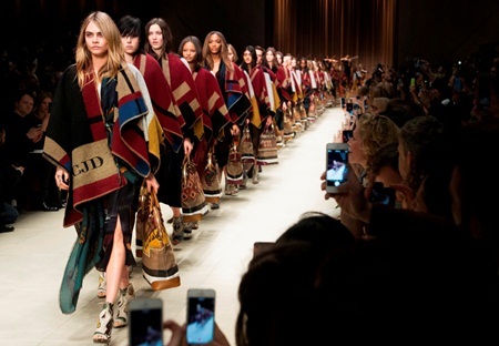 Hình ảnh buổi ŧiới thiệu BST Thu Đông 2014 của Burberry