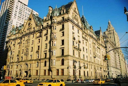 Kẻ sát hại John Lennon không được ân xá - 4 Tòa chung cư Dakota