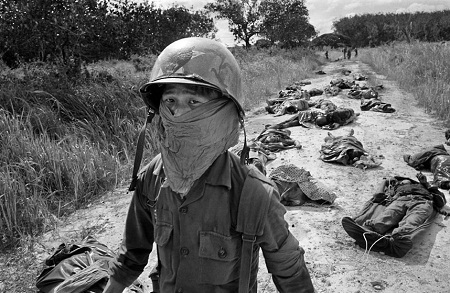 Tác phẩm nổi bật của phóng viên chiến trường Horst Faas tại VN - 10 Ngày 27/11/1965