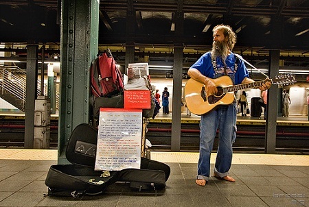 Khám phá cuộc sống của giới hành khất ở Châu Âu