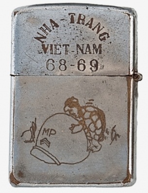 Tự sự của lính Mỹ về cuộc chiến tranh Việt Nam trên... vỏ bật lửa - 7 Nha Trang, Việt Nam (68-69)