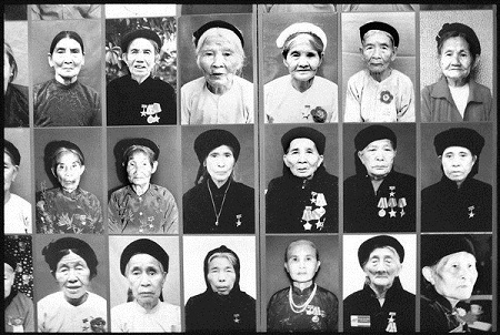 Có một người đang khóc: Phụ nữ và chiến tranh