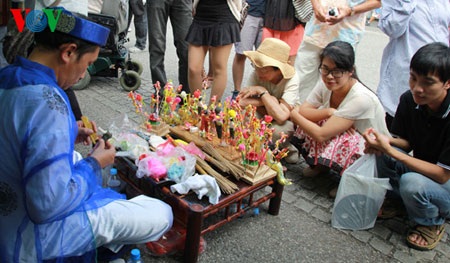 Gian hàng nặn tò he của nghệ nhân