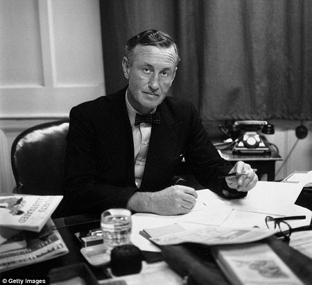 Hình mẫu có thật của điệp viên 007 - 4 Tác giả Ian Fleming (1908-1964) – nhà báo, nhà văn, cựu điệp viên tình báo Anh
