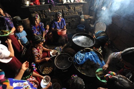 Hình vẽ cổ xưa của người Maya tìm thấy trong... xó bếp - 8 Ngôi làng Chajul được bao phủ trong sương mờ.