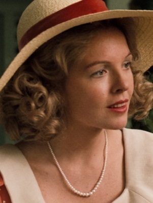 Sự huyền thoại của bộ phim "Bố già" - 5 Kay Adams (Diane Keaton đóng) - Bạn gái, vợ tương lai của Michael Corleone.