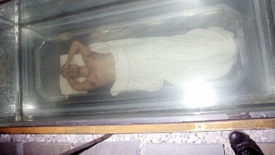 Khi ảo thuật gia "tung hứng" với... mạng sống - 5 Tiết mục biểu diễn của David Blaine tại New York