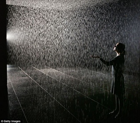 Trải nghiệm thú vị với "căn phòng mưa rơi" - 11 Hồ Bích Ngọc