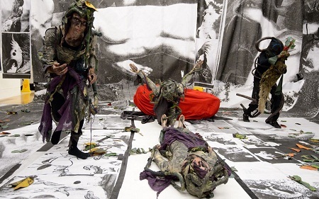 Turner Prize vinh danh những nghệ sĩ tạo hình của Anh - 3 Bức hoạ có tên