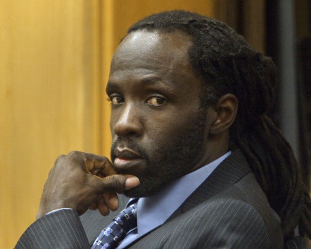 Anh Abraham Shakespeare trầm tư lo lắng khi phải xuất hiện tại tòa