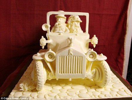 Trong suốt nhiều năm liền, những tác phẩm của Vipular Athukorale đều giành được giải thưởng.