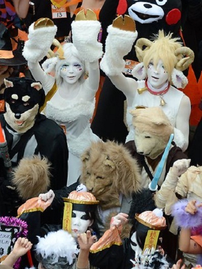 Rộn ràng không khí Halloween trên khắp thế giới - 2 Lễ diễu hành của các bạn trẻ ở Tokyo, Nhật