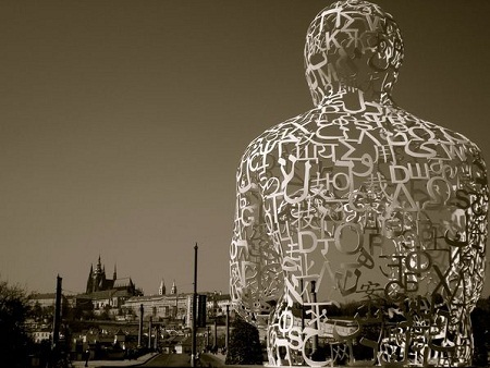 Một bức điêu khắc ấn tượng ở thành phố Prague, Séc