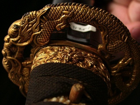 Chiêm ngưỡng Rồng vàng của các vương triều châu Á - 7 Rồng ở chuôi kiếm của võ sĩ samurai