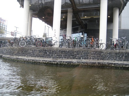 "Cơn ác mộng" của Amsterdam - 1 Cơn ác mộng của Amsterdam