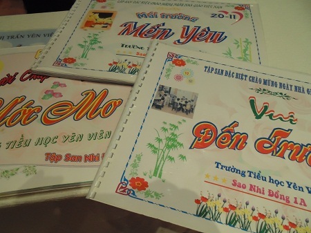 Những cuốn bích báo nắn nót nét chữ học trò.