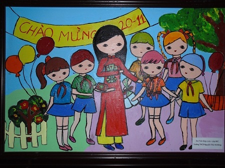 Tranh của các em thiếu nhi tại triển lãm.