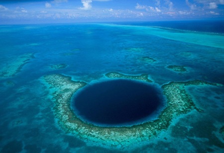 Ngỡ ngàng trước những vùng đất đẹp lạ thường - 3 Hố xanh khổng lồ, Belize