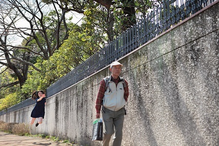 Sức hút từ hình ảnh cô gái bay