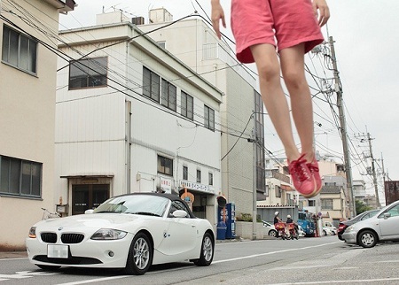 Sức hút từ hình ảnh cô gái bay