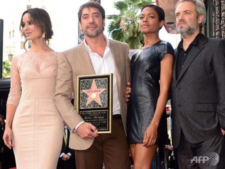 Nhân vật phản diện của “Skyfall” ghi tên trên Đại lộ Danh vọng - 2 Tạo hình ấn tượng của nhân vật phản diện tóc vàng Raoul Silva do Bardem thủ vai