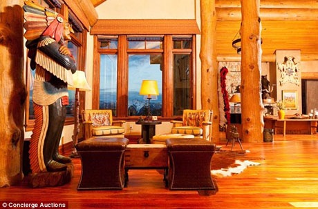 Khu nghỉ dưỡng siêu sang cho giới siêu giàu dịp Giáng sinh - 8 Khu biệt thự xây bằng gỗ mộc có tổng cộng 8 phòng ngủ và 12 phòng tắm.