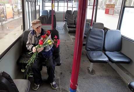 Kể chuyện năm 2012 qua ảnh! (Kỳ 2) - 12 Cầu vồng đôi xuất hiện sau một cơn bão dữ dội quét qua bang Nevada của Mỹ.