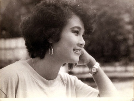 Minh tinh một thời Hoàng Cúc: Phía sau màn ảnh - 2 - Có khi nào cô nhớ nghề quay quắt khi rời xa ánh đèn sân khấu, rời xa tiếng máy quay?