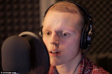 Ca khúc của cậu bé ung thư gây sốt cư dân mạng