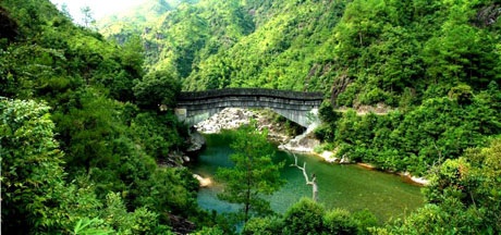 Cầu gỗ Dương Mỹ Châu có tuổi thọ 1.000 năm tuổi đã được xây dựng từ triều nhà Minh.