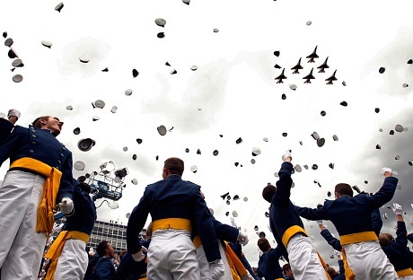 Kể chuyện năm 2012 qua ảnh! (Kỳ 2) - 7 Cầu vồng đôi xuất hiện sau một cơn bão dữ dội quét qua bang Nevada của Mỹ.