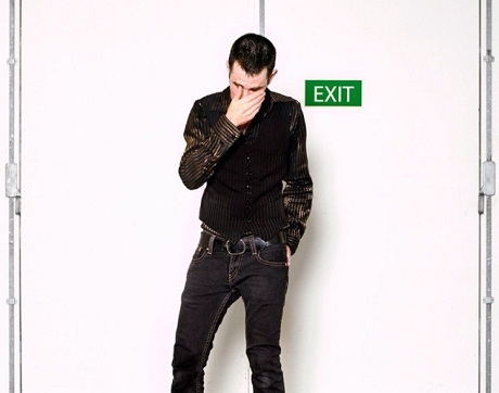 Hình ảnh nghệ sỹ phía sau cánh gà sân khấu - 8 Jon Spencer của nhóm Jon Spencer Blues Explosion