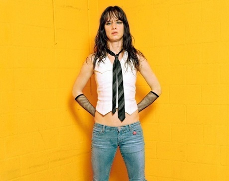 Hình ảnh nghệ sỹ phía sau cánh gà sân khấu - 5 Juliette Lewis mệt đến thất thần