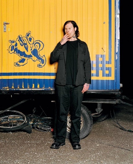 Hình ảnh nghệ sỹ phía sau cánh gà sân khấu - 12 Mark Lanegan